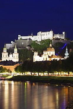 Old Town, UNESCO World Heritage Site, with Hohensalzburg Fortress and Dom Cathedral and the River Salzach at dusk, Salzburg, Salzburger Land, Austria, Europe