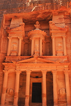 The Treasury (Al-Khazneh), Petra, UNESCO World Heritage Site, Jordan, Middle East