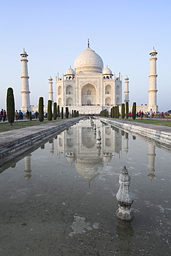 The Taj Mahal, UNESCO World Heritage Site, Uttar Pradesh, India, Asia