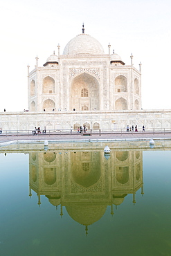 The Taj Mahal, UNESCO World Heritage Site, Uttar Pradesh, India, Asia