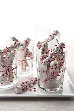 Peppermint pretzels in glasses