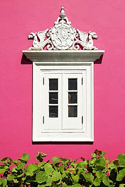 San Juan Puerto Rico, Ornate window of pink building