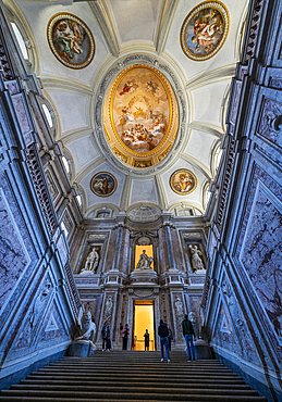 Spendid entrance hall, Reggia di Caserta (Royal Palace of Caserta), UNESCO World Heritage Site, Campania, Italy, Europe