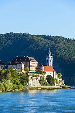 View over Durnstein on the Danube, Wachau, UNESCO World Heritage Site, Austria, Europe