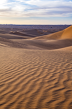 Sunset in the giant sand dunes of the Sahara Desert, Timimoun, western Algeria, North Africa, Africa