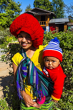 Local Chin woman and child, Kanpelet, Chin state, Myanmar (Burma), Asia