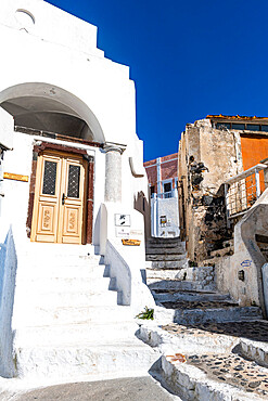 Whitewashed architecture in Pyrgos, Santorini, Cyclades, Greek Islands, Greece, Europe