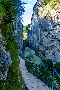 River Aare flowing through the Aare Gorge, Meiringen, Bernese Oberland, Switzerland, Europe