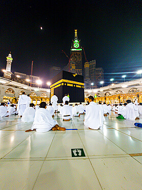 Pilgrims around the Kaaba, the Hajj, Mekka (Mecca), Kingdom of Saudi Arabia, Middle East