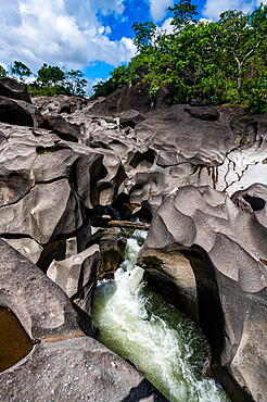 Stone outcrops forming rock formations, Vale da Lua, Chapada dos Veadeiros National Park, UNESCO World Heritage Site, Goias, Brazil, South America