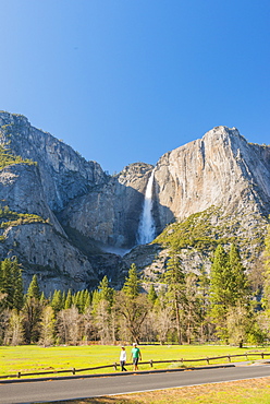 Yosemite Falls, Yosemite National Park, UNESCO World Heritage Site, California, United States of America, North America