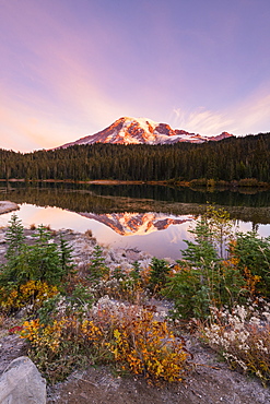 Reflection Lake, Mount Rainier National Park, Washington State, United States of America, North America