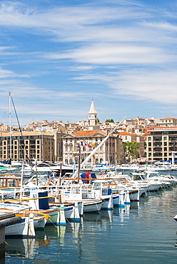 Boats in Cassis harbour, Bouches du Rhone, Provence, Provence-Alpes-Cote d'Azur, French Riviera, France, Mediterranean, Europe