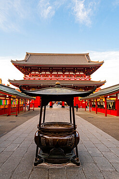 Sensoji Temple in Cherry blossom season, Tokyo, Japan, Asia