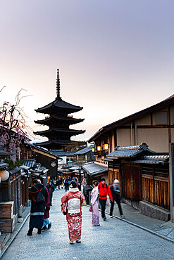 Yasaka Pagoda at sunset, Kyoto, Japan, Asia