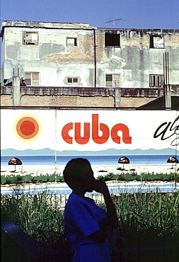 Cuba, bus queue. Vedado. Havana.