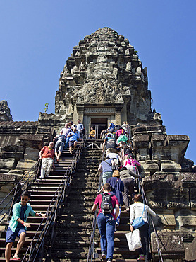 Tourists at the Angkor Wat Archaeological Park, UNESCO World Heritage Site, Siem Reap, Cambodia, Indochina, Southeast Asia, Asia