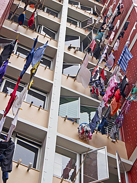 Drying laundry at a HDB (Housing and Development Board) social housing block in Singapore, Southeast Asia, Asia