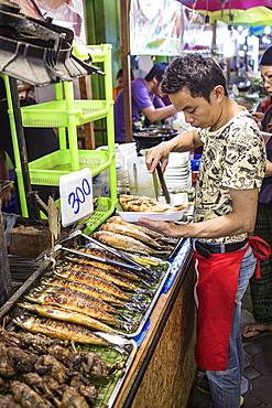 Chiang Mai Night Bazaar, Chiang Mai, Northern Thailand, Thailand, Southeast Asia, Asia