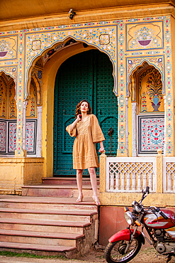 Woman in Jaipur, Rajasthan, India, Asia