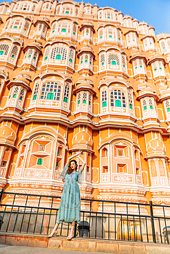 Girl on Jaipur Streets, Jaipur, Rajasthan, India, Asia