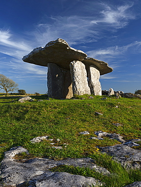 Poulnabrone, The Burren, County Clare, Munster, Republic of Ireland, Europe