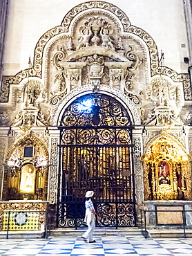 Cathedral interior, UNESCO World Heritage Site, Seville (Sevilla), Andalucia, Spain, Europe