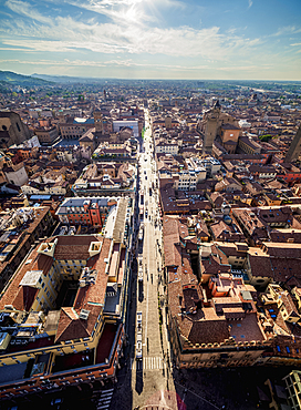 Via Rizzoli, elevated view from the Asinelli Tower, Bologna, Emilia-Romagna, Italy, Europe