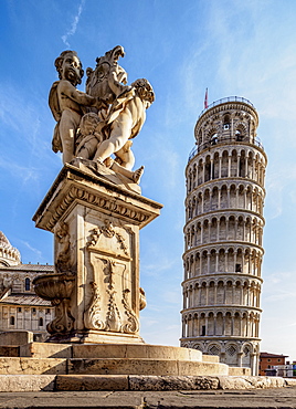 Putti Fountain and Leaning Tower, Piazza dei Miracoli, UNESCO World Heritage Site, Pisa, Tuscany, Italy, Europe