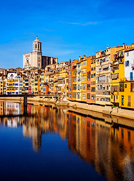 Colourful houses and the Cathedral reflecting in the Onyar River, Girona (Gerona), Catalonia, Spain, Europe