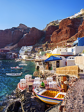 Taverna at Ammoudi Bay, Oia Village, Santorini (Thira) Island, Cyclades, Greek Islands, Greece, Europe