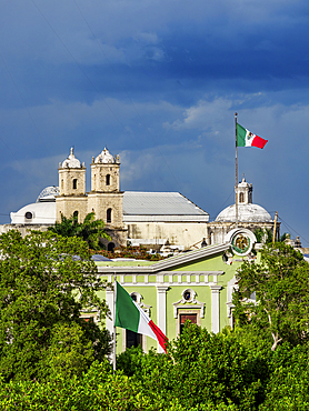 View towards the Government Palace of the State of Yucatan and The Rectory Jesus Third Order Church, Plaza Grande, Merida, Yucatan State, Mexico