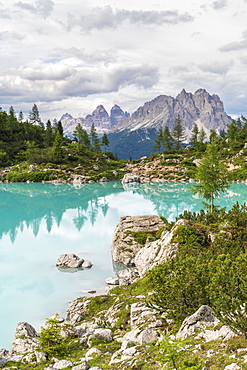 Lake Sorapis by Three Peaks of Lavaredo and Cadini mountain group in Cortina d'Ampezzo, Italy, Europe