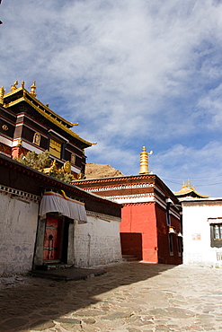 Temple of Tashi Lhunpo Monastery, Shigatse, Tibet, China, Asia