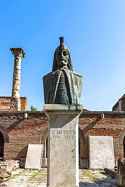 Statue of Vlad Tepes, the inspiration behind Bram Stoker's Dracula, at Curtea Veche, Bucharest, Romania, Europe