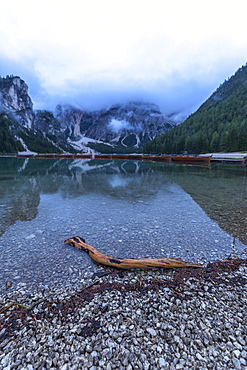 Cloudy morning at Braies Lake (Pragser Wildsee), Braies (Prags), South Tyrol, Dolomites, Italy, Europe