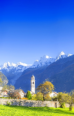 Traditional village of Soglio during autumn, Soglio, Bregaglia valley, Graubunden, Switzerland, Europe