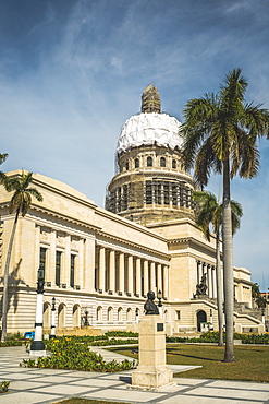 El Capitolio in La Habana (Havana), Cuba, West Indies, Caribbean, Central America