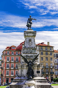 Statue of Prince Henry The Navigator (Monumento ao Infante Dom Henrique), on monument erected 1894, Palacio da Bolca, Porto, Portugal, Europe