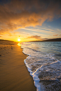 Wave patterns at sunset on Luskentyre Beach, Isle of Harris, Outer Hebrides, Scotland, United Kingdom, Europe