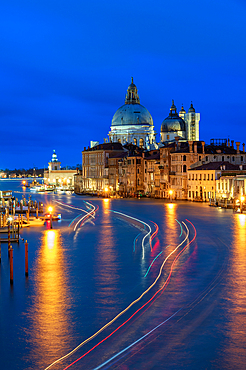 Night view of the Grand Canal and the Basilica Santa Maria della Salute, Venice, UNESCO World Heritage Site, Veneto, Italy, Europe