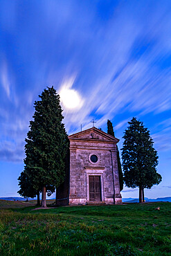 Vitaleta Church (Madonna di Vitaleta) with moonlight, San Quirico d'Orcia, Val d'Orcia, UNESCO World Heritage Site, Tuscany, Italy, Europe