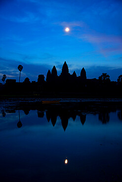 Angkor archaeological complex before dawn, Angkor, UNESCO World Heritage Site, Siem Reap, Cambodia, Indochina, Southeast Asia, Asia