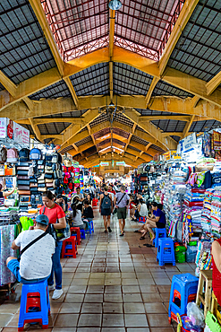 Interior of the Ben Thanh Market, Ho Chi Minh City, Vietnam, Indochina, Southeast Asia, Asia