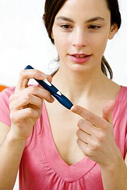 Test for diabetes, woman