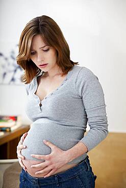 Pregnant woman, contraction