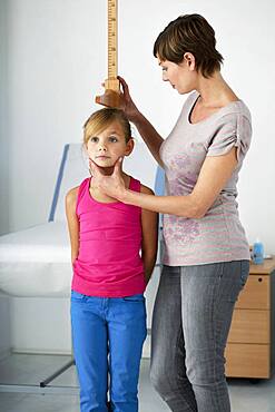 Measuring height in a child