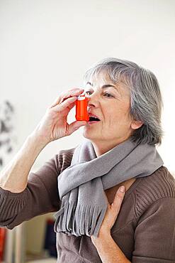 Asthma treatment, elderly person