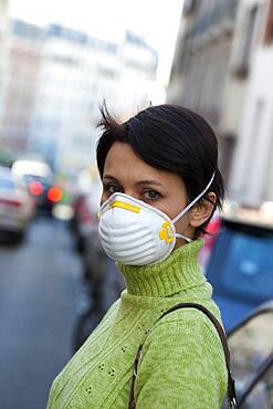 Air pollution, woman