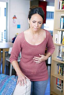 Abdominal pain in a woman